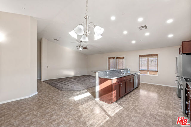 17794 Cabazon Road, Apple Valley CA: https://media.crmls.org/mediaz/831e58c0-3abf-40f9-a7b8-6c518d221f7b.jpg