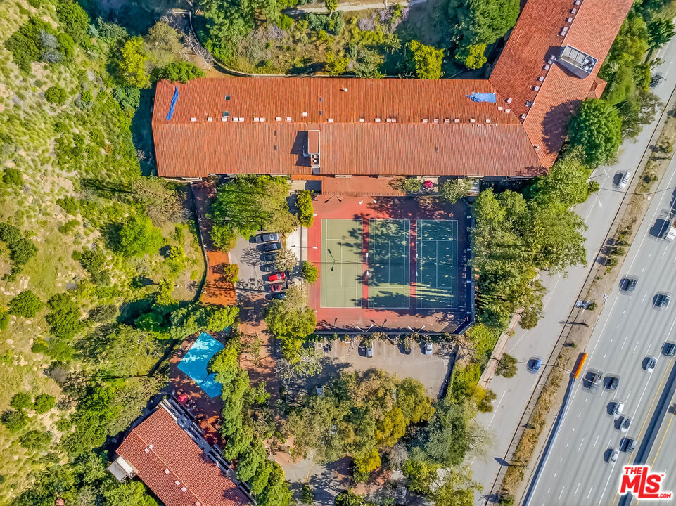 https://media.crmls.org/mediaz/831e6d25-40ef-4753-922a-4a5939a8b8a6.jpg?preset=X-Large