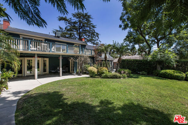 2555 N Altadena Drive, Altadena CA: https://media.crmls.org/mediaz/831eb49c-9a40-4d53-b68b-cee914d10409.jpg