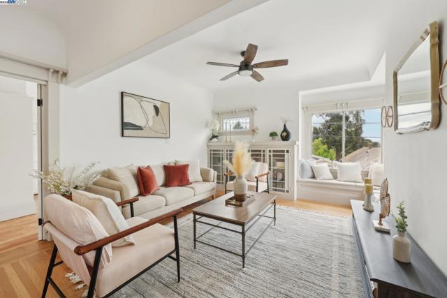 2155 42nd ave, Oakland CA: https://media.crmls.org/mediaz/831f7c12-91e0-488d-94d0-99067b244b36.jpg