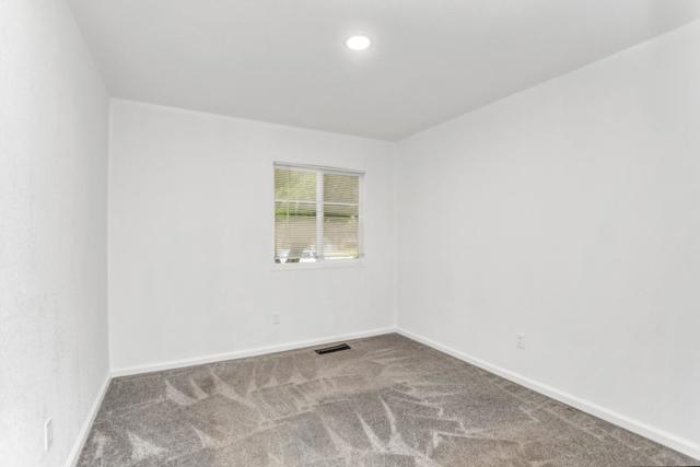 948 Golden Leaf Way, Pittsburg CA: https://media.crmls.org/mediaz/831fc828-e1fc-44a0-a093-bb423bebdaf4.jpg