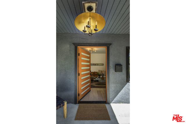2634 Rich Street, Los Angeles CA: https://media.crmls.org/mediaz/83205842-1608-4dc4-92e8-a49b9fde2886.jpg