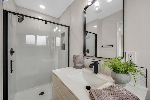 36517 Cherry St, Newark CA: https://media.crmls.org/mediaz/8320ac98-f2ab-4bc4-8062-72e9167a0a07.jpg