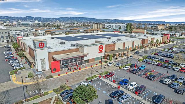 2683 5Th St, Alameda CA: https://media.crmls.org/mediaz/83211e6c-85cd-4790-a98c-8cd79465e70e.jpg