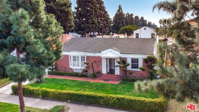 3408 W Martin Luther King Jr Boulevard, Los Angeles CA: https://media.crmls.org/mediaz/832198c4-b896-444c-9dbc-648ec8afcb58.jpg
