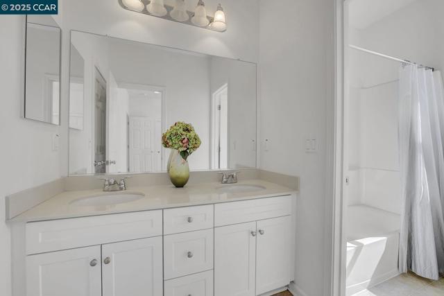 330 Pacifica Dr, Brentwood CA: https://media.crmls.org/mediaz/8321d4d1-5f94-4052-9b69-93b5a6a47baf.jpg