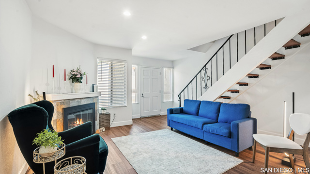 209 Espanas GLN, Escondido CA: https://media.crmls.org/mediaz/83220c1c-8a7e-486f-bf51-71f5299a32c6.jpg