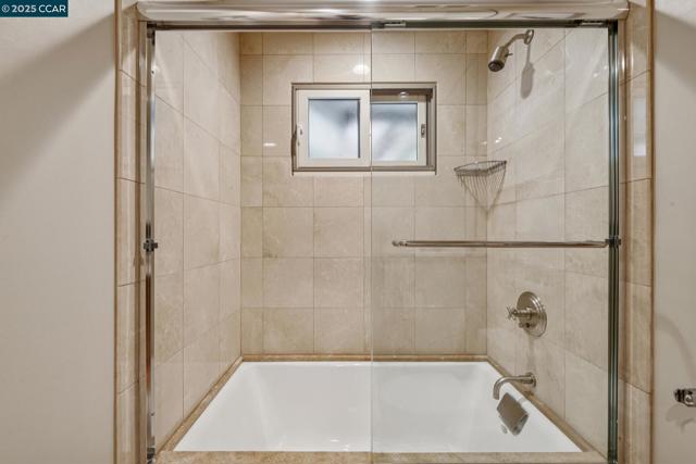 1149 Camino Vallecito, Lafayette CA: https://media.crmls.org/mediaz/83238901-0555-41c6-8041-82cd8fff501d.jpg