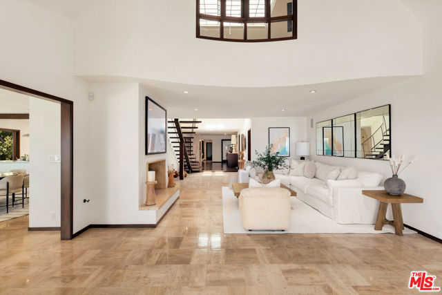 7221 Birdview Avenue, Malibu CA: https://media.crmls.org/mediaz/8324470e-0dd1-419f-9639-009f4d722c76.jpg