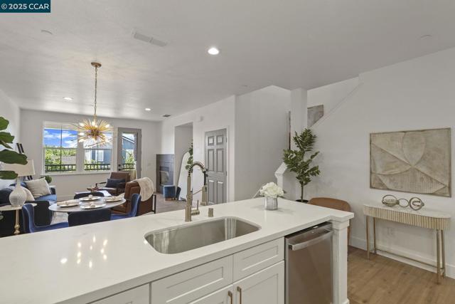 Image 8 of 35 For 2575 Edgewater Drive