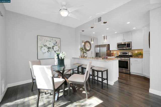 314 Skyline Dr, San Ramon CA: https://media.crmls.org/mediaz/83249cd8-fb43-471d-aea4-751277399419.jpg