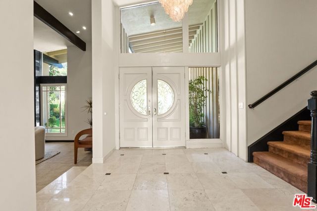 4040 Coldstream Terrace, Tarzana CA: https://media.crmls.org/mediaz/8324b733-ae5c-4739-94f9-8524305f1d83.jpg