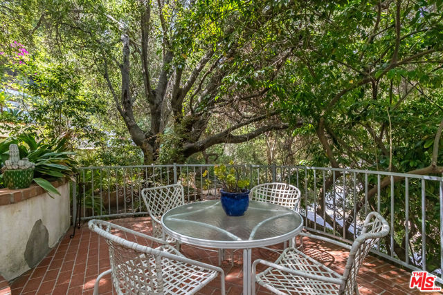 Drew Fenton | 172 S Woodburn Drive Los Angeles CA | MLS: 7292069