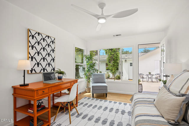 4543 Rockland Place, La Canada Flintridge CA: https://media.crmls.org/mediaz/832520e7-b281-4a51-9020-4cb605321d1a.jpg