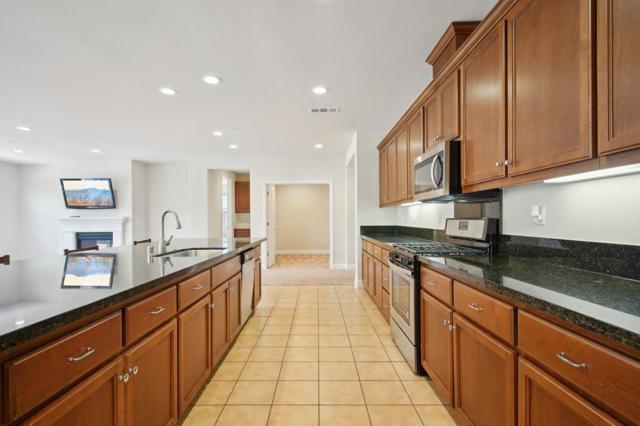 5476 Pinnacle View Way, Antioch CA: https://media.crmls.org/mediaz/8326658e-710b-43e3-a014-853a40aff42f.jpg