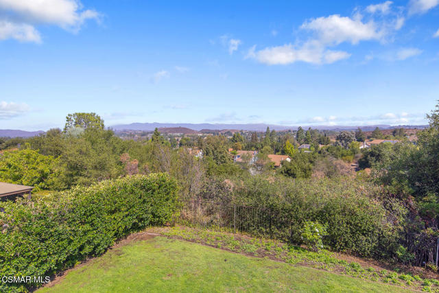 139 Los Padres Drive, Westlake Village CA: https://media.crmls.org/mediaz/83278715-3c86-481b-93f3-cf4033e1d58a.jpg