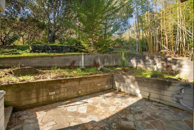28140 Story Hill Lane, Los Altos Hills CA: https://media.crmls.org/mediaz/832795ba-0761-4706-a1f1-0678ccf9aa9a.jpg