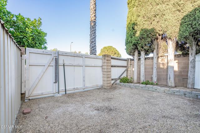 1642 Cayton Avenue, Simi Valley CA: https://media.crmls.org/mediaz/8328cb04-a5e2-4256-b32e-c436e2505210.jpg