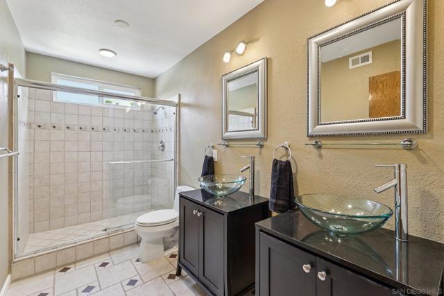 2807 Carlton Way, Fallbrook CA: https://media.crmls.org/mediaz/83296ad8-a130-4070-b35c-40ffe965078a.jpg