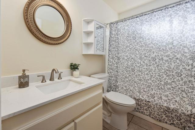 25119 Como Esta Court, Ramona CA: https://media.crmls.org/mediaz/832a2763-d06b-491e-a75b-f99c7a40e6fe.jpg