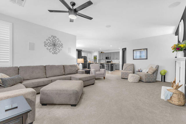 83881 Festivo Court, Indio CA: https://media.crmls.org/mediaz/832ab62c-a4be-45b0-a7e7-33a162b29bc3.jpg