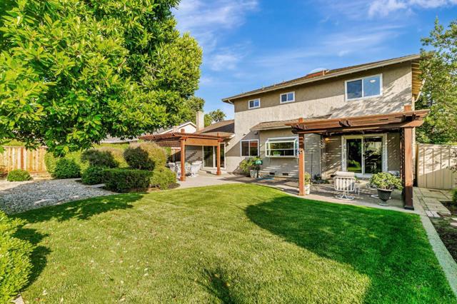 5186 Sunny Creek Drive, San Jose CA: https://media.crmls.org/mediaz/832acd21-5264-46e6-99d9-fbc17ac2c3e1.jpg