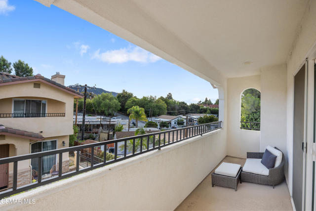 349 Newbury Vista Lane, Newbury Park CA: https://media.crmls.org/mediaz/832b4a1d-aabc-4741-bd5f-ff60b7dd12c2.jpg