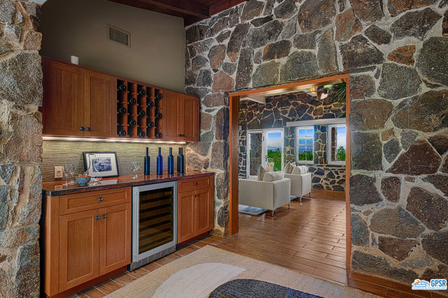 23233609 Listing Image 11