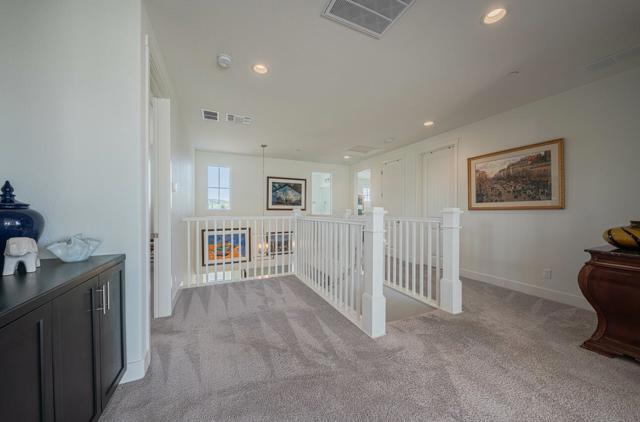 477 Marina Heights Drive, Marina CA: https://media.crmls.org/mediaz/832c10fd-fe44-40f8-9bcf-02624eb9e438.jpg