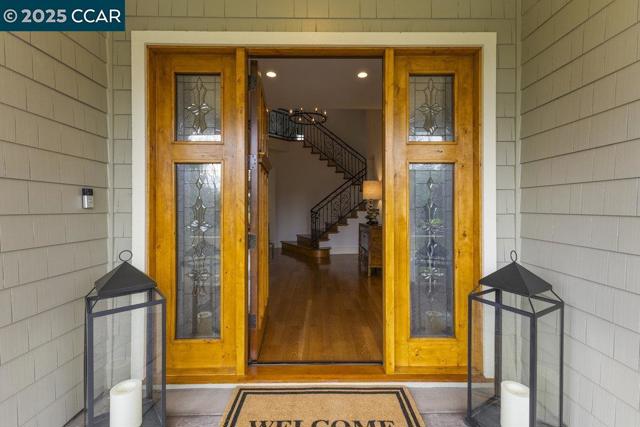 21 Meadow Lake Dr, Danville CA: https://media.crmls.org/mediaz/832c47af-afd9-4e77-8cbb-7df12f5c1eea.jpg