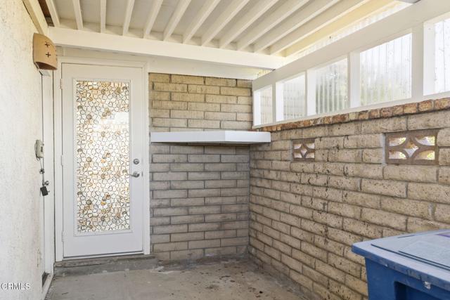 7090 El Malabar Drive, Ventura CA: https://media.crmls.org/mediaz/832c74b7-5928-4a94-8401-981fddd990e2.jpg
