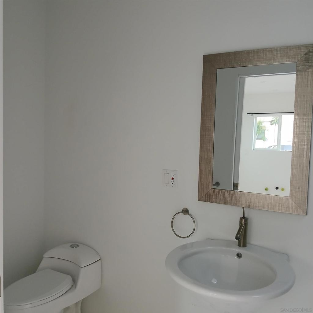 MLS #250042689SD image #31