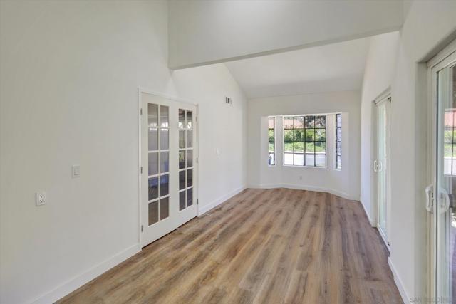 1103 Countrywood Ln, Vista CA: https://media.crmls.org/mediaz/832c9464-e978-4328-b8fb-8b223ab697a1.jpg