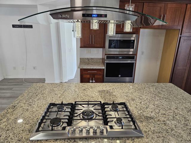 43075 Corte Fresca, Temecula CA: https://media.crmls.org/mediaz/832c9b52-0c61-40f7-9a45-1edac9cb69a3.jpg