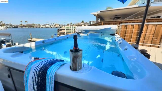 4911 Cabrillo Pt, Discovery Bay CA: https://media.crmls.org/mediaz/832cb0b8-d711-4c25-86ec-00b586f40e9f.jpg