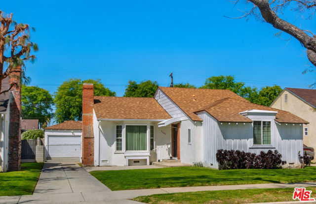 3825 Edgehill Drive, Los Angeles CA: https://media.crmls.org/mediaz/832cdf08-01a9-4e66-aa8e-54f1b00aed0b.jpg
