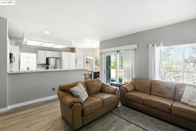 2201 Mark Twain Drive, Antioch CA: https://media.crmls.org/mediaz/832d38a1-1d04-4ced-b1dc-1c4667f47251.jpg