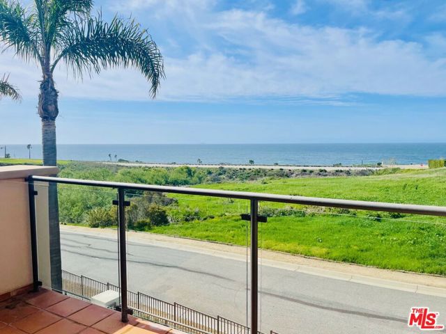 6412 Lunita Road, Malibu CA: https://media.crmls.org/mediaz/832e4c1d-8579-4eae-acdb-b2948318ec9e.jpg