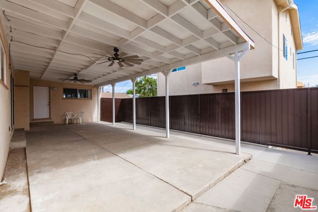 8646 Corbin Avenue, Northridge CA: https://media.crmls.org/mediaz/832e9bb9-f2b3-4903-80d2-88074df4155e.jpg