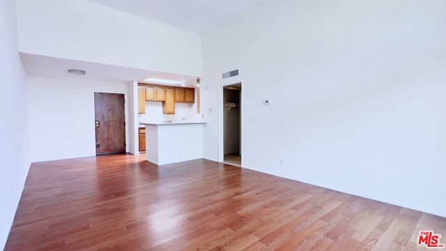 4499 Via Marisol, Los Angeles CA: https://media.crmls.org/mediaz/832ec147-87c5-417e-b67f-a37d4554267d.jpg
