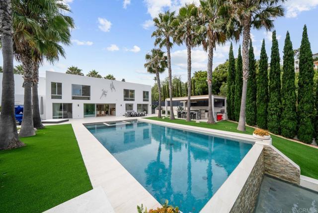 Detail Gallery Image 6 of 50 For 7713 Esterel Dr, La Jolla,  CA 92037 - 5 Beds | 5/1 Baths