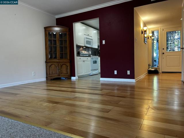 2055 Cactus Ct, Walnut Creek CA: https://media.crmls.org/mediaz/833061b9-4115-42a5-a0c2-14eb8c1b986c.jpg