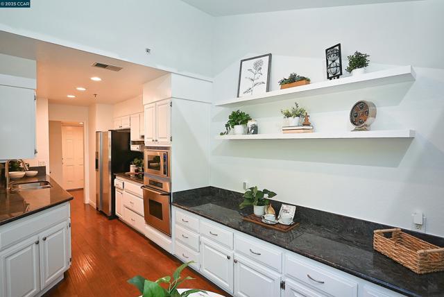 3279 Mt Diablo Ct, Lafayette CA: https://media.crmls.org/mediaz/83314817-1e09-4640-b3a0-6fe7946054ed.jpg