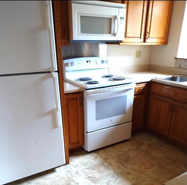 2050 Baldwin Court, Seaside CA: https://media.crmls.org/mediaz/83316cd4-45e2-4b2a-8504-8166a60ac427.jpg