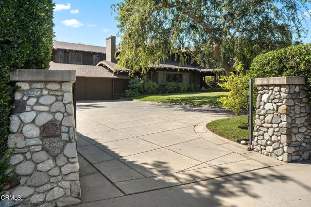 1327 S Oak Knoll Avenue, Pasadena CA: https://media.crmls.org/mediaz/8331c508-464c-4991-a5b0-350655aa0c58.jpg