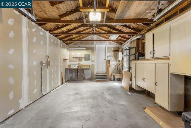16080 Via Del Sol, San Lorenzo CA: https://media.crmls.org/mediaz/83326160-b679-4c56-9cc2-0ea5a0db4023.jpg