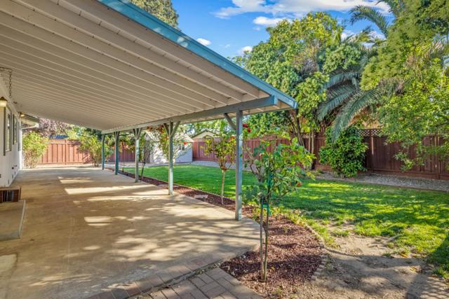 1760 Almond Way, Morgan Hill CA: https://media.crmls.org/mediaz/8333e541-1837-4ced-bbb0-93ecdeb84b0b.jpg