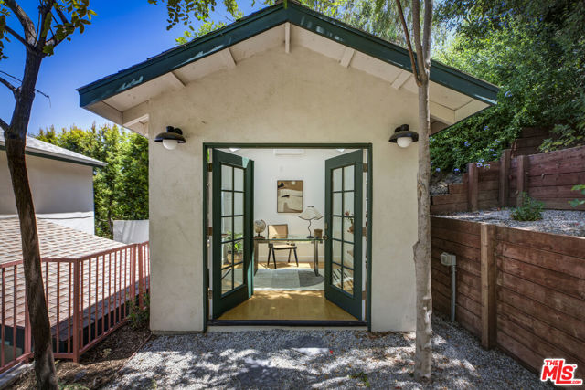 4614 San Andreas Avenue, Los Angeles CA: https://media.crmls.org/mediaz/8334467d-550d-4cb2-8a8e-f3c0192ed65e.jpg
