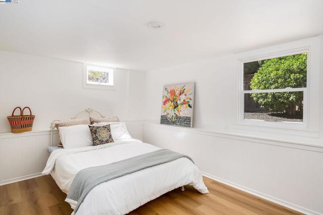 5731 Hermann St, Oakland CA: https://media.crmls.org/mediaz/8334efec-acf0-4bfa-a7ca-9a7649eb09be.jpg
