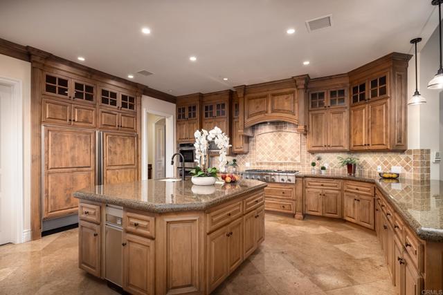 Detail Gallery Image 14 of 42 For 6627 Calle Ponte Bella, Rancho Santa Fe,  CA 92091 - 5 Beds | 6/1 Baths